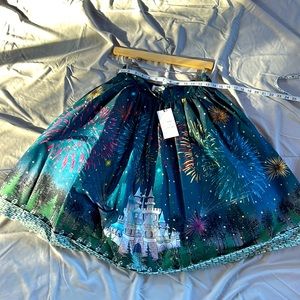 Unique Vintage light up castle skirt sz. M